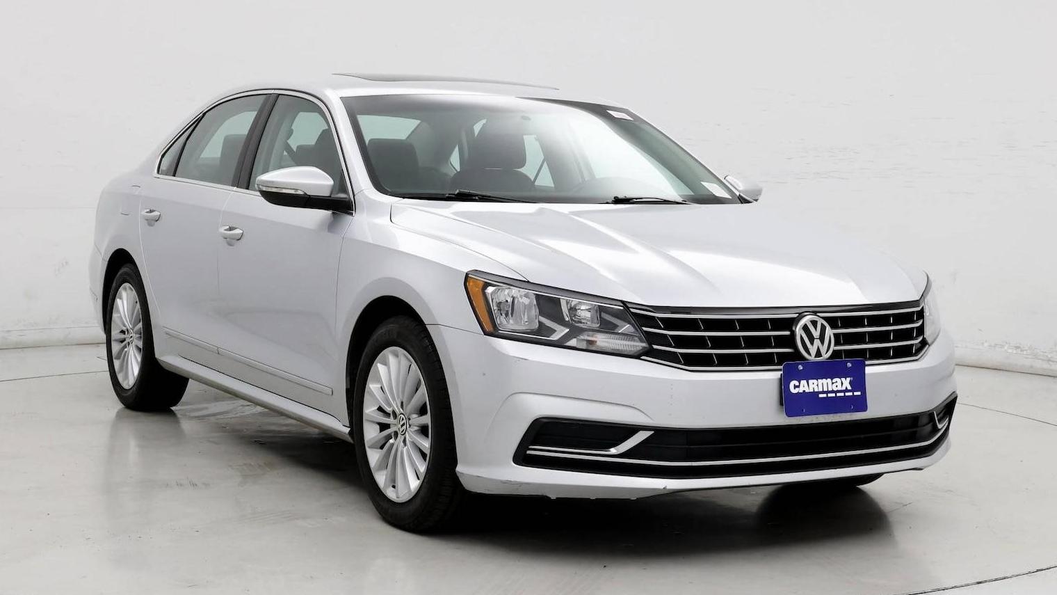 VOLKSWAGEN PASSAT 2017 1VWBT7A32HC005094 image