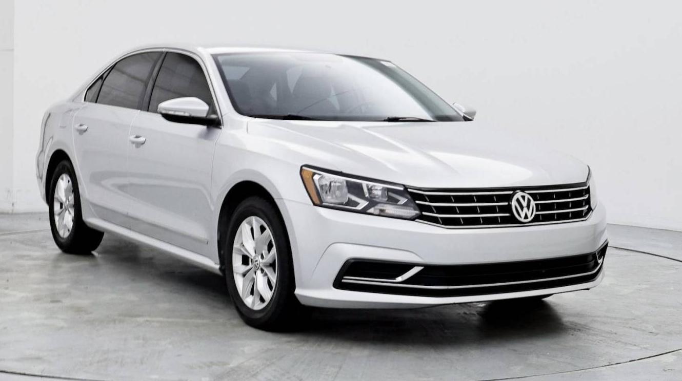 VOLKSWAGEN PASSAT 2017 1VWAT7A32HC066070 image