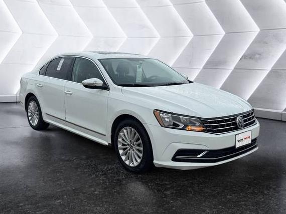 VOLKSWAGEN PASSAT 2017 1VWBT7A31HC018032 image