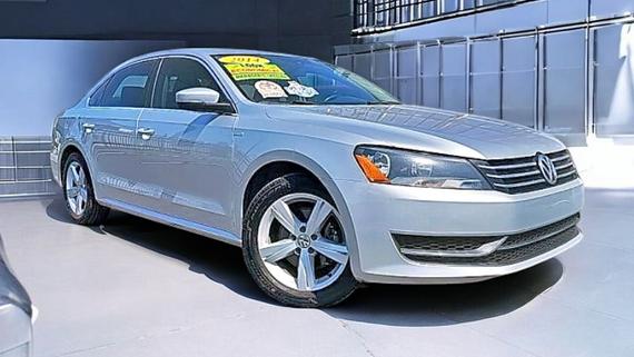VOLKSWAGEN PASSAT 2014 1VWAT7A38EC038818 image