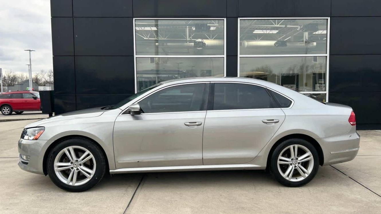 VOLKSWAGEN PASSAT 2014 1VWCS7A32EC042374 image