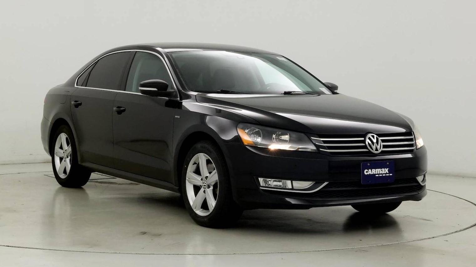 VOLKSWAGEN PASSAT 2015 1VWAT7A30FC115165 image