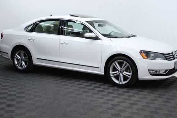 VOLKSWAGEN PASSAT 2015 1VWCV7A37FC036482 image