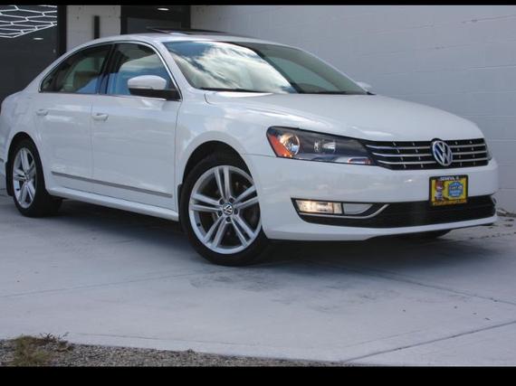 VOLKSWAGEN PASSAT 2015 1VWCV7A32FC063122 image