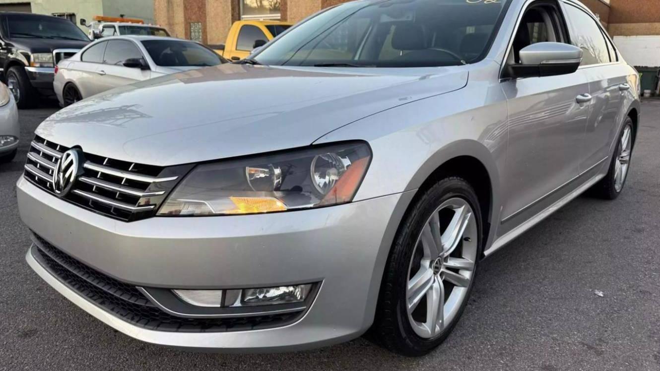 VOLKSWAGEN PASSAT 2015 1VWCT7A37FC037752 image