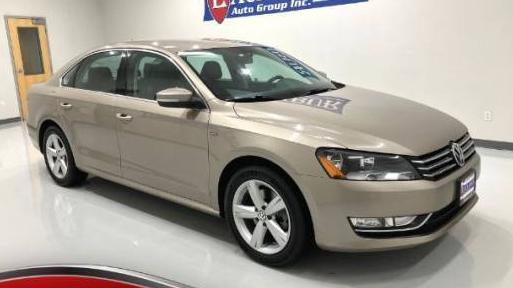 VOLKSWAGEN PASSAT 2015 1VWAT7A37FC117172 image