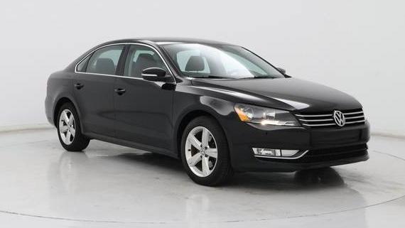 VOLKSWAGEN PASSAT 2015 1VWAT7A31FC082824 image