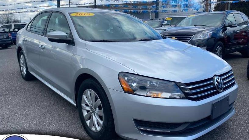 VOLKSWAGEN PASSAT 2015 1VWAT7A32FC077776 image