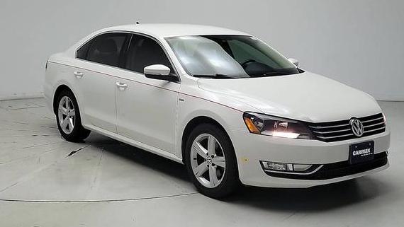 VOLKSWAGEN PASSAT 2015 1VWAT7A38FC097417 image