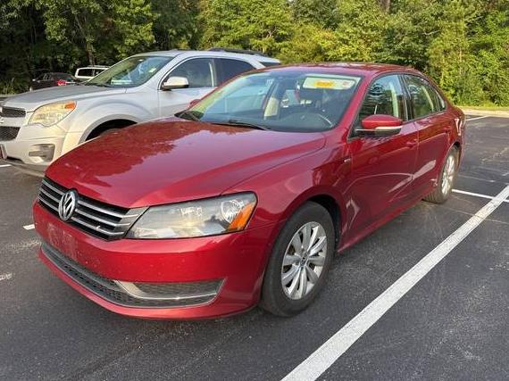 VOLKSWAGEN PASSAT 2015 1VWAT7A31FC054277 image