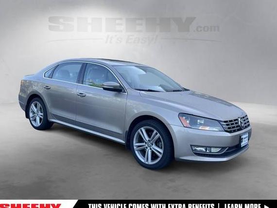 VOLKSWAGEN PASSAT 2015 1VWCV7A34FC027951 image