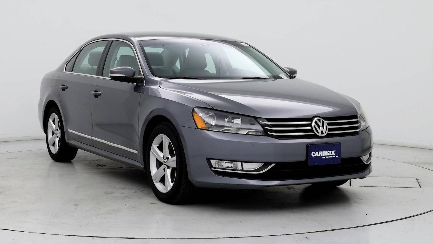 VOLKSWAGEN PASSAT 2015 1VWAT7A37FC086957 image