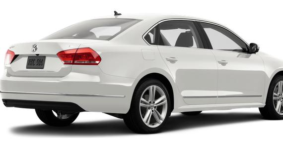 VOLKSWAGEN PASSAT 2015 1VWCM7A33FC106613 image