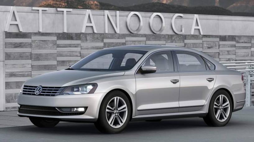 VOLKSWAGEN PASSAT 2015 1VWAT7A32FC006108 image