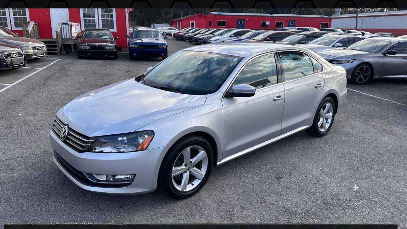 VOLKSWAGEN PASSAT 2015 1VWAT7A3XFC086385 image