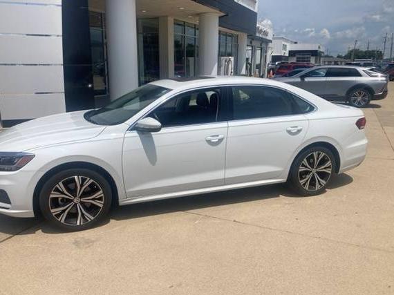 VOLKSWAGEN PASSAT 2022 1VWSA7A39NC005367 image
