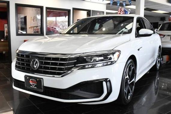 VOLKSWAGEN PASSAT 2022 1VWMA7A32NC000505 image