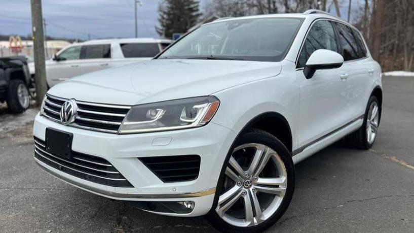 VOLKSWAGEN TOUAREG 2017 WVGGF7BPXHD003696 image