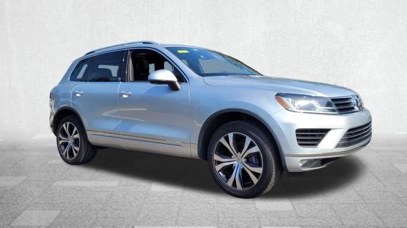 VOLKSWAGEN TOUAREG 2017 WVGRF7BP7HD004216 image