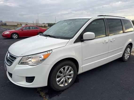 VOLKSWAGEN ROUTAN 2012 2C4RVABG6CR390976 image
