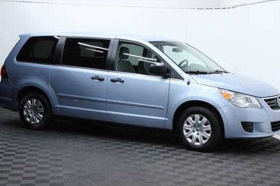 VOLKSWAGEN ROUTAN 2012 2C4RVAAG8CR390575 image