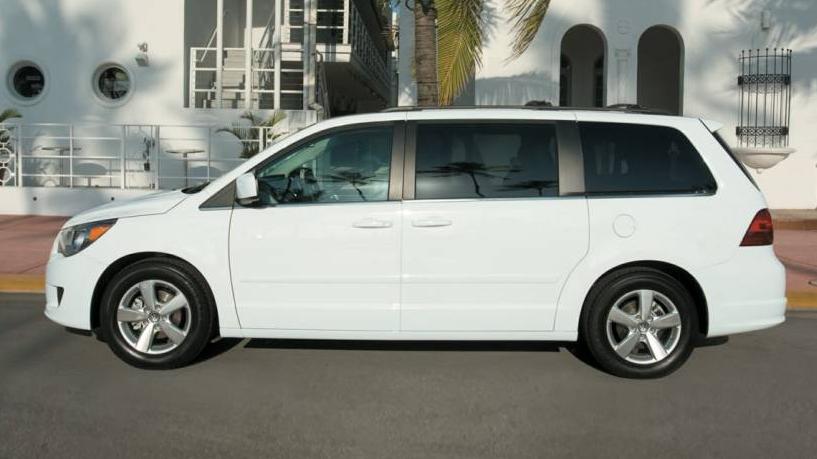 VOLKSWAGEN ROUTAN 2011 2V4RW3DG5BR691376 image VOLKSWAGEN ROUTAN 2011 2V4RW3DG5BR691376 image