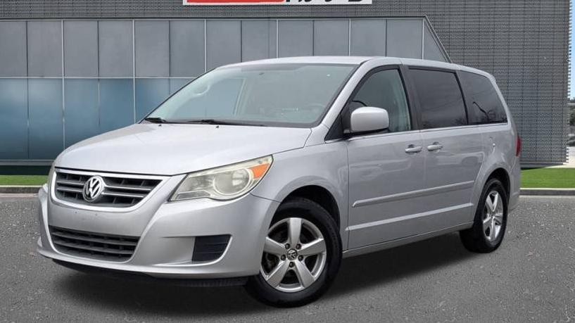 VOLKSWAGEN ROUTAN 2010 2V4RW3D17AR323260 image