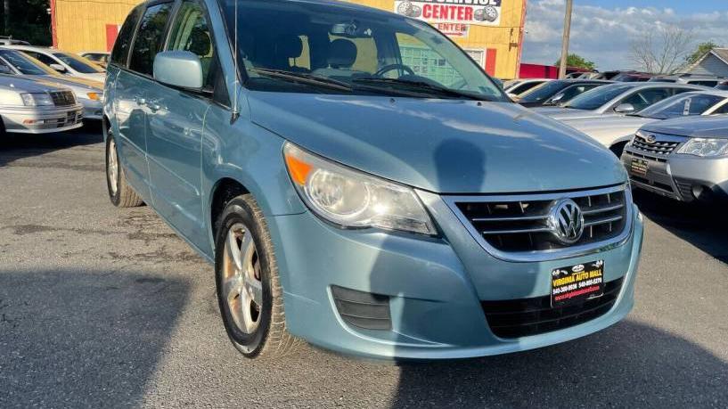 VOLKSWAGEN ROUTAN 2010 2V4RW3D11AR209352 image