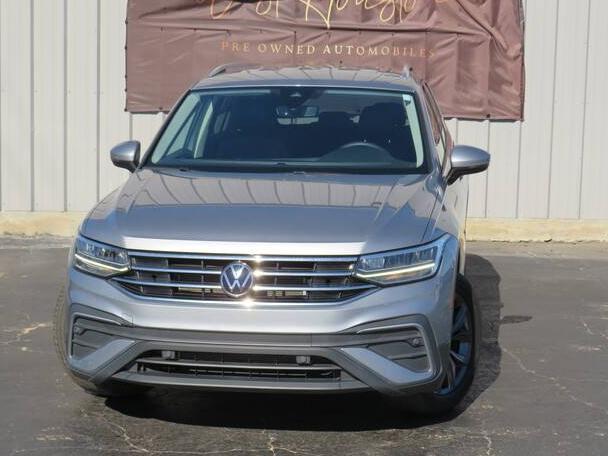 VOLKSWAGEN TIGUAN 2023 3VV3B7AX4PM038853 image