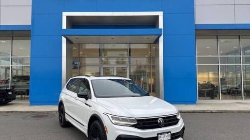 VOLKSWAGEN TIGUAN 2023 3VVCB7AX7PM117398 image