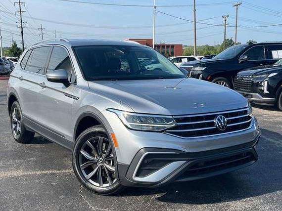 VOLKSWAGEN TIGUAN 2023 3VV3B7AX6PM013548 image