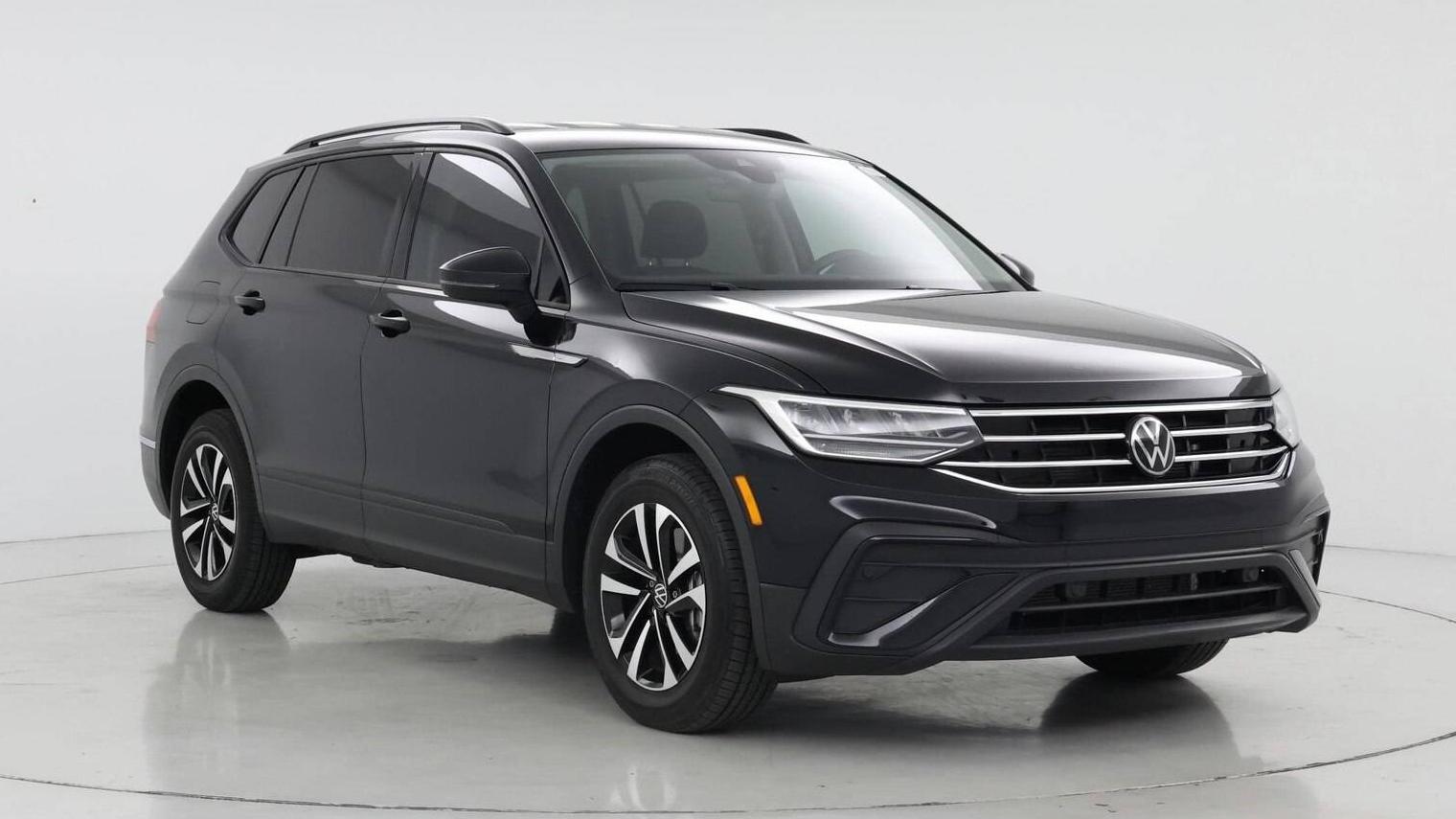 VOLKSWAGEN TIGUAN 2023 3VVRB7AX5PM052173 image