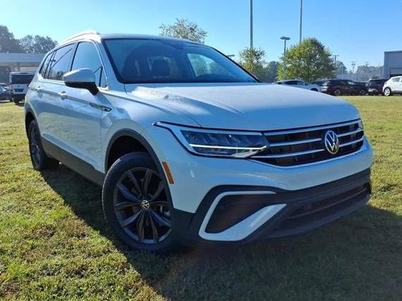 VOLKSWAGEN TIGUAN 2023 3VV3B7AX4PM066801 image