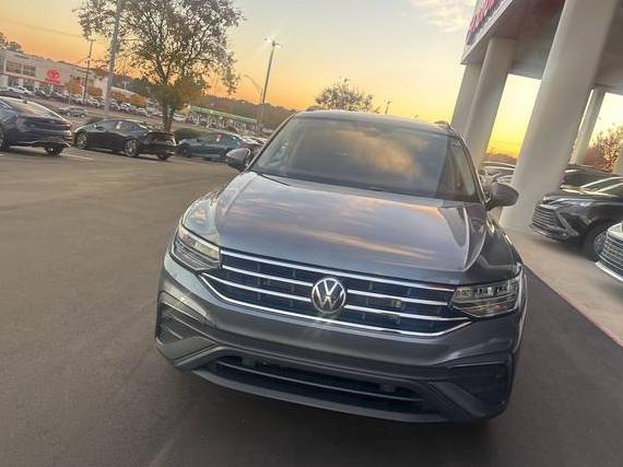 VOLKSWAGEN TIGUAN 2023 3VVRB7AX4PM093796 image