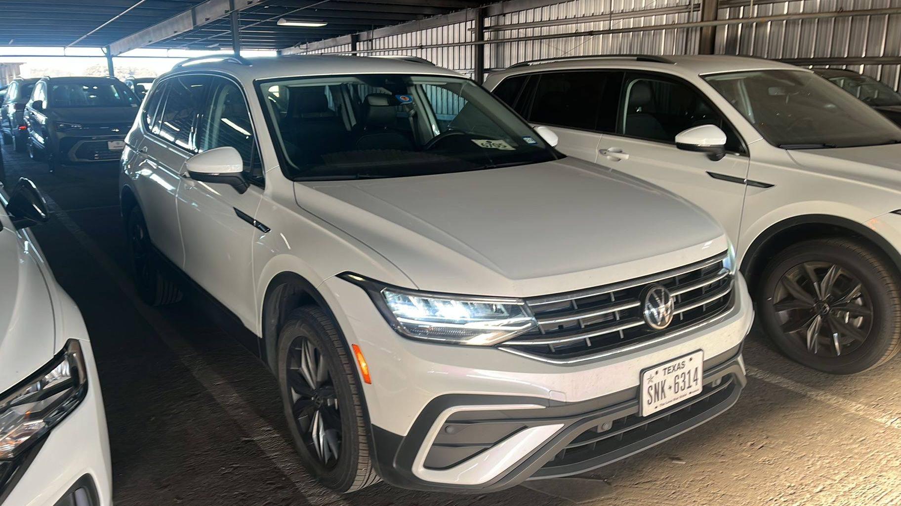 VOLKSWAGEN TIGUAN 2023 3VV3B7AX7PM010769 image