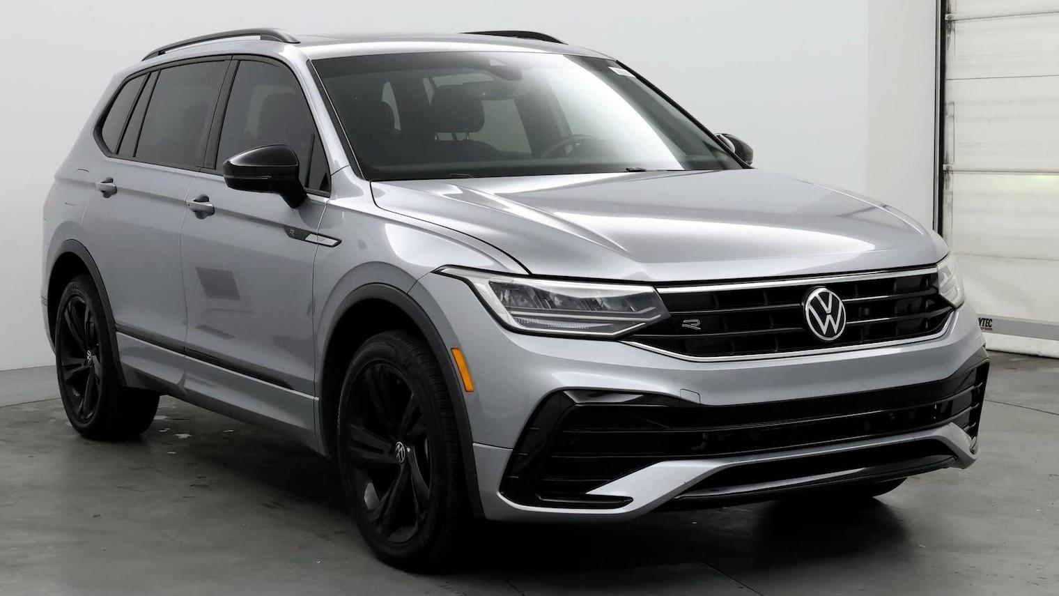 VOLKSWAGEN TIGUAN 2023 3VVCB7AX8PM034031 image