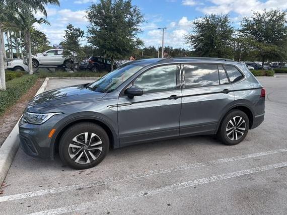 VOLKSWAGEN TIGUAN 2023 3VVRB7AX4PM042685 image