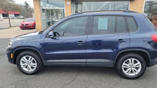 VOLKSWAGEN TIGUAN 2016 WVGAV7AX8GW555078 image