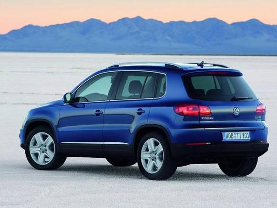 VOLKSWAGEN TIGUAN 2016 WVGBV7AX5GW606931 image