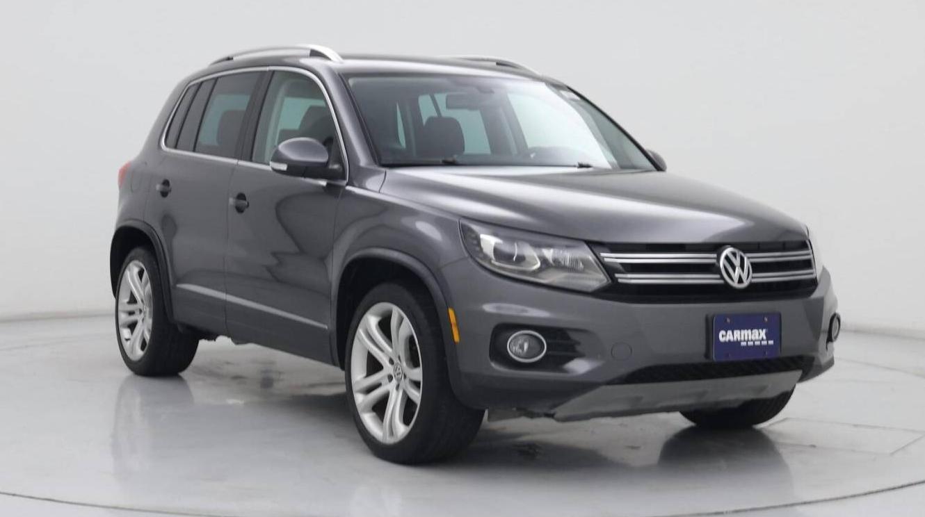 VOLKSWAGEN TIGUAN 2016 WVGBV7AX3GW527340 image