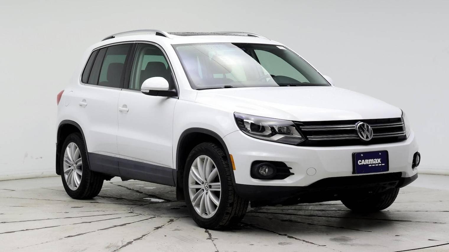 VOLKSWAGEN TIGUAN 2016 WVGBV7AX5GW559612 image