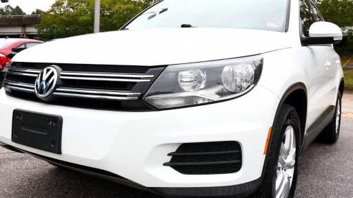 VOLKSWAGEN TIGUAN 2016 WVGBV7AXXGW582173 image