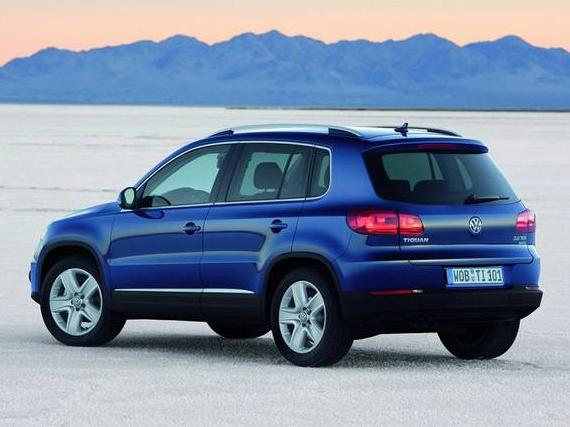 VOLKSWAGEN TIGUAN 2016 WVGBV7AX2GW603226 image