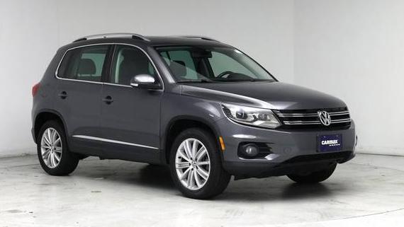 VOLKSWAGEN TIGUAN 2016 WVGBV7AX2GW512036 image