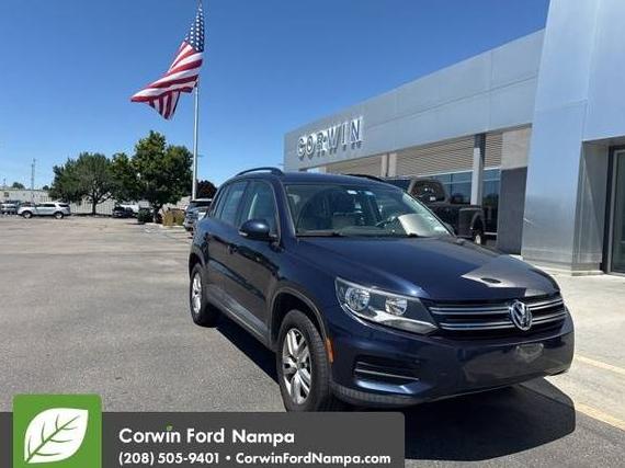 VOLKSWAGEN TIGUAN 2016 WVGAV7AX4GW590510 image