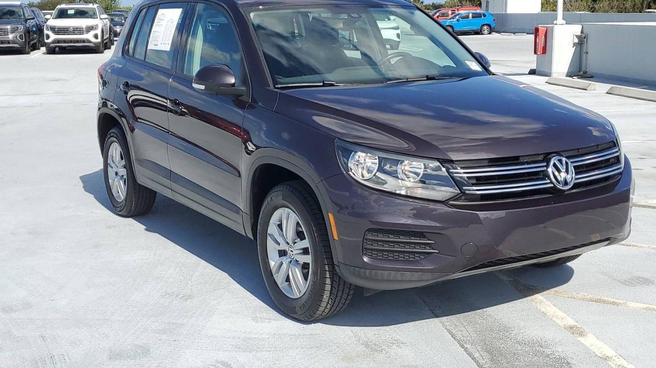 VOLKSWAGEN TIGUAN 2016 WVGAV7AX8GW559325 image