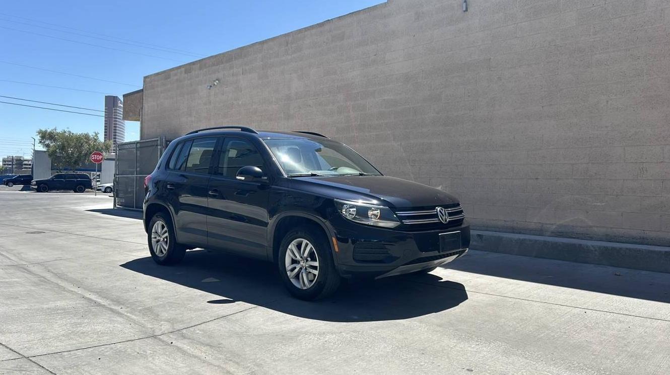 VOLKSWAGEN TIGUAN 2016 WVGBV7AX0GW609204 image