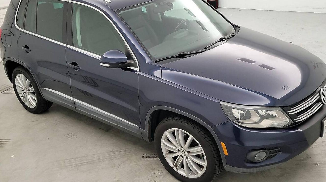 VOLKSWAGEN TIGUAN 2016 WVGAV7AX3GW506578 image