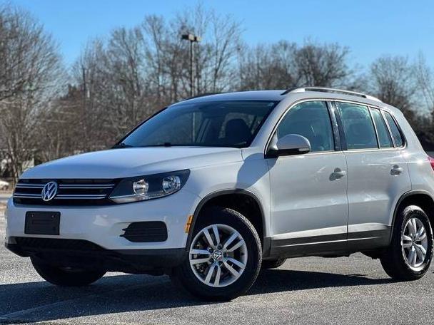 VOLKSWAGEN TIGUAN 2016 WVGAV7AX4GW591740 image