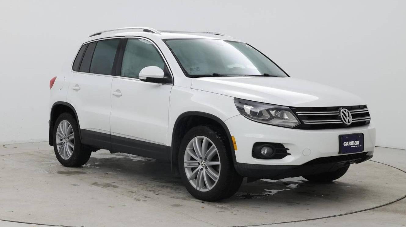 VOLKSWAGEN TIGUAN 2016 WVGBV7AX0GW546783 image